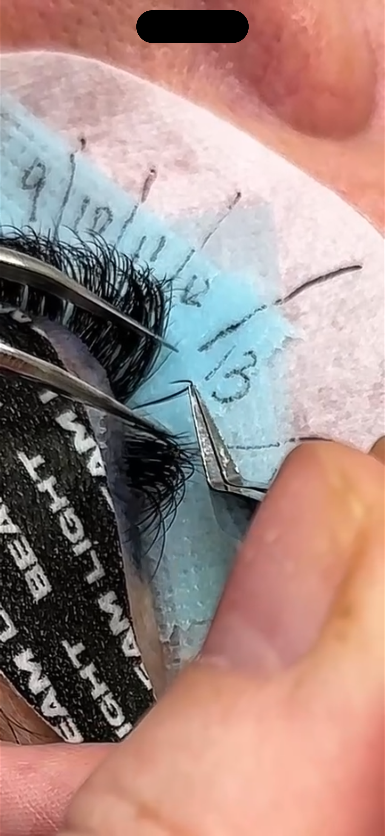 1:1 Pro Lash Extension Masterclass - Preparation, application, removal of outgrown lashes, Business & Content strategy